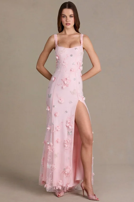 Vestido corsé con adornos Aurelia en rosa bebé Vestido corsé con adornos Aurelia en rosa bebé