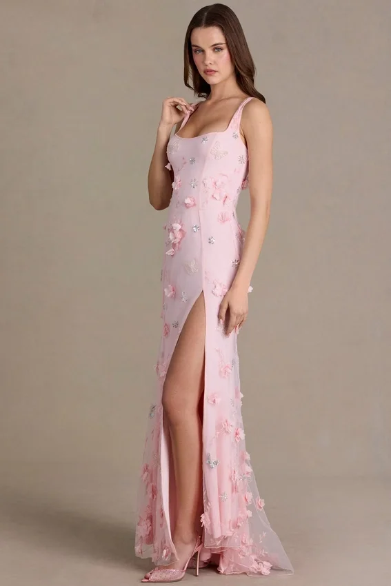 Vestido corsé con adornos Aurelia en rosa bebé Vestido corsé con adornos Aurelia en rosa bebé