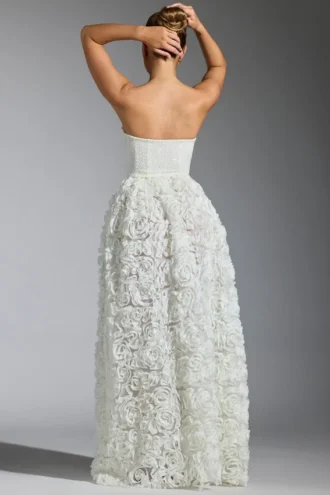 Vestido corsé con apliques florales y adornos Camellia en blanco