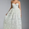 Vestido corsé con apliques florales y adornos Camellia en blanco