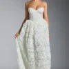 Vestido corsé con apliques florales y adornos Camellia en blanco