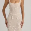 Vestido corsé con escote redondeado y apliques decorativos Vasanta en blanco Vestido corsé con escote redondeado y apliques decorativos Vasanta en blanco
