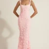 Vestido corsé con escote redondeado y apliques decorativos Vasanta en rosa Vestido corsé con escote redondeado y apliques decorativos Vasanta en rosa