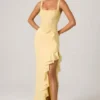 Vestido corsé con volantes decorados Robina en amarillo