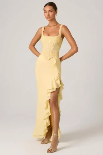 Vestido corsé con volantes decorados Robina en amarillo