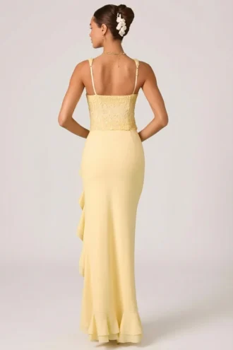 Vestido corsé con volantes decorados Robina en amarillo