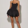 Vestido corsé con volantes y cordones Minerva en negro Vestido corsé con volantes y cordones Minerva en negro