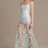 Vestido corsé de tul con adornos Estella en verde salvia Vestido corsé de tul con adornos Estella en verde salvia