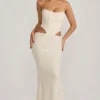 Vestido corsé drapeado con aberturas y adornos Saphira en blanco