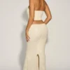 Vestido corsé drapeado con aberturas y adornos Saphira en blanco
