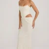 Vestido corsé drapeado con aberturas y adornos Saphira en blanco