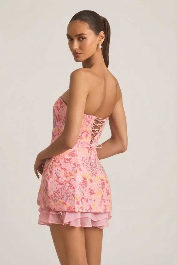 Vestido corsé sin tirantes con adornos Eliselle en rosa Vestido corsé sin tirantes con adornos Eliselle en rosa