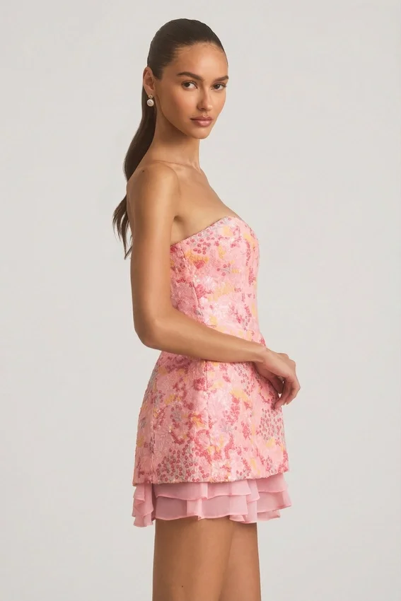 Vestido corsé sin tirantes con adornos Eliselle en rosa Vestido corsé sin tirantes con adornos Eliselle en rosa
