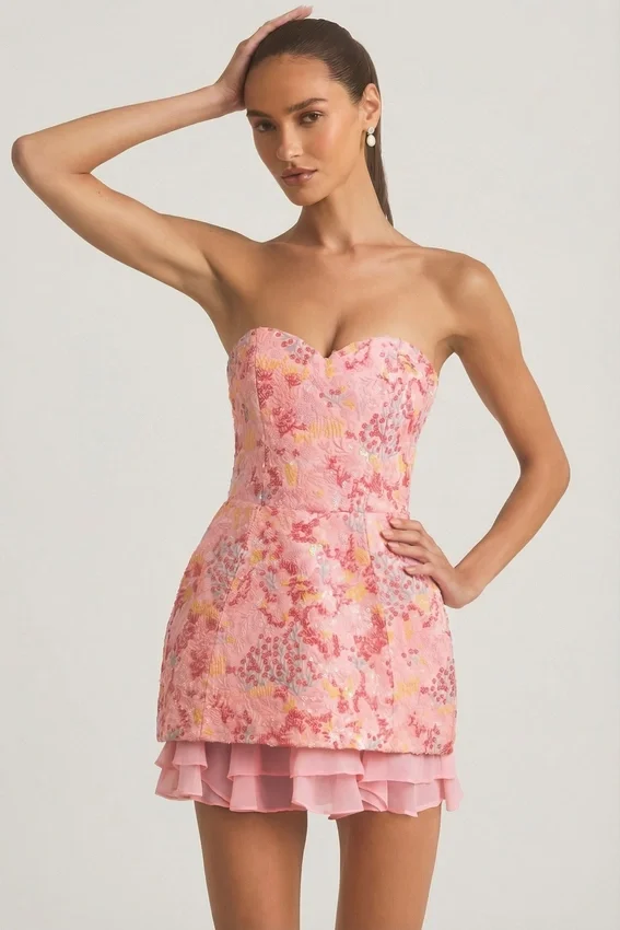 Vestido corsé sin tirantes con adornos Eliselle en rosa Vestido corsé sin tirantes con adornos Eliselle en rosa