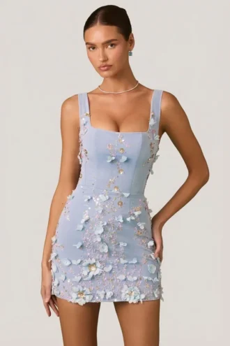 Vestido cortito corsé con apliques decorativos Briar en azul cielo