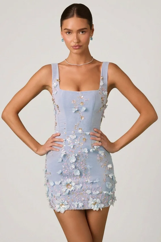 Vestido cortito corsé con apliques decorativos Briar en azul cielo Vestido cortito corsé con apliques decorativos Briar en azul cielo