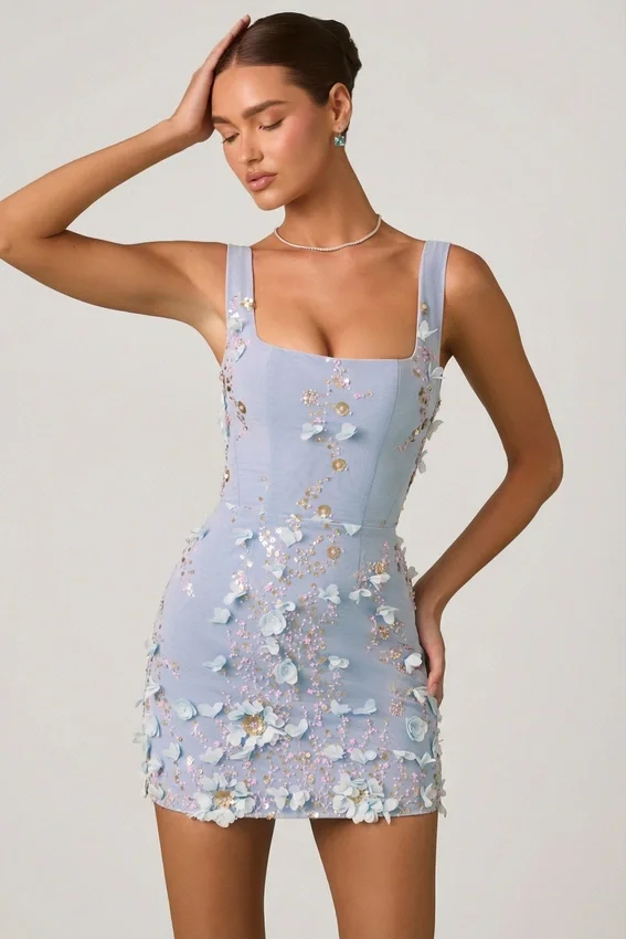 Vestido cortito corsé con apliques decorativos Briar en azul cielo Vestido cortito corsé con apliques decorativos Briar en azul cielo