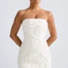 Vestido corto A-line con apliques florales Azaelea en blanco Vestido corto A-line con apliques florales Azaelea en blanco