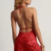 Vestido corto A-line con capucha Halia Devoré en rojo chile Vestido corto A-line con capucha Halia Devoré en rojo chile