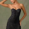 Vestido corto A-line con cuello corazón y adornos Viela en negro Vestido corto A-line con cuello corazón y adornos Viela en negro