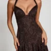 Vestido corto A-line con cuello halter y adornos Costanza en estampado de serpiente Hotfix Vestido corto A-line con cuello halter y adornos Costanza en estampado de serpiente Hotfix