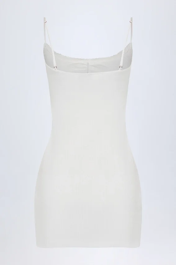 Vestido corto A-line fruncido Alika Pointelle en blanco Vestido corto A-line fruncido Alika Pointelle en blanco