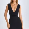 Vestido corto A-line fruncido Leya Modal en negro Vestido corto A-line fruncido Leya Modal en negro