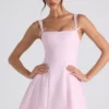 Vestido corto A-line plisado con lazo Cressida en rosa suave Vestido corto A-line plisado con lazo Cressida en rosa suave