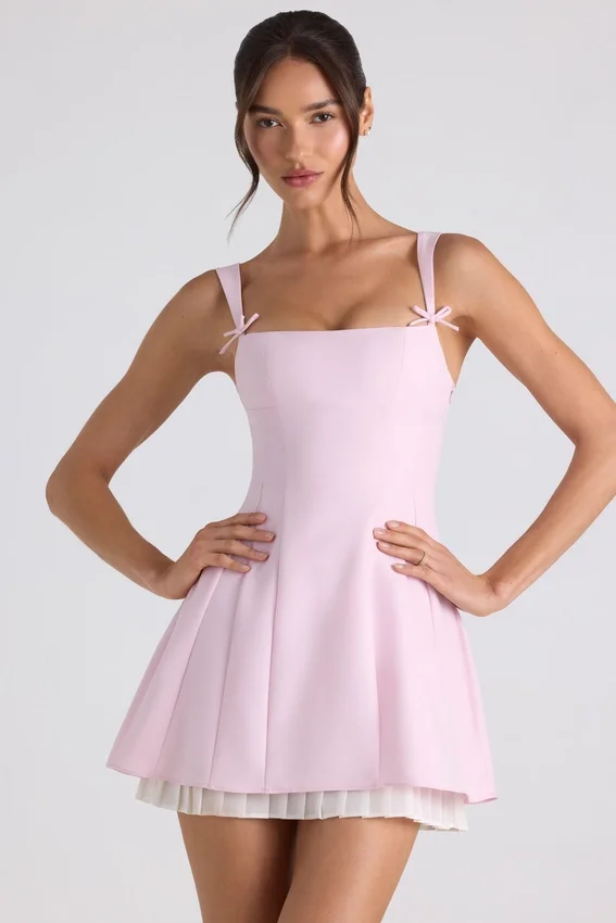 Vestido corto A-line plisado con lazo Cressida en rosa suave Vestido corto A-line plisado con lazo Cressida en rosa suave