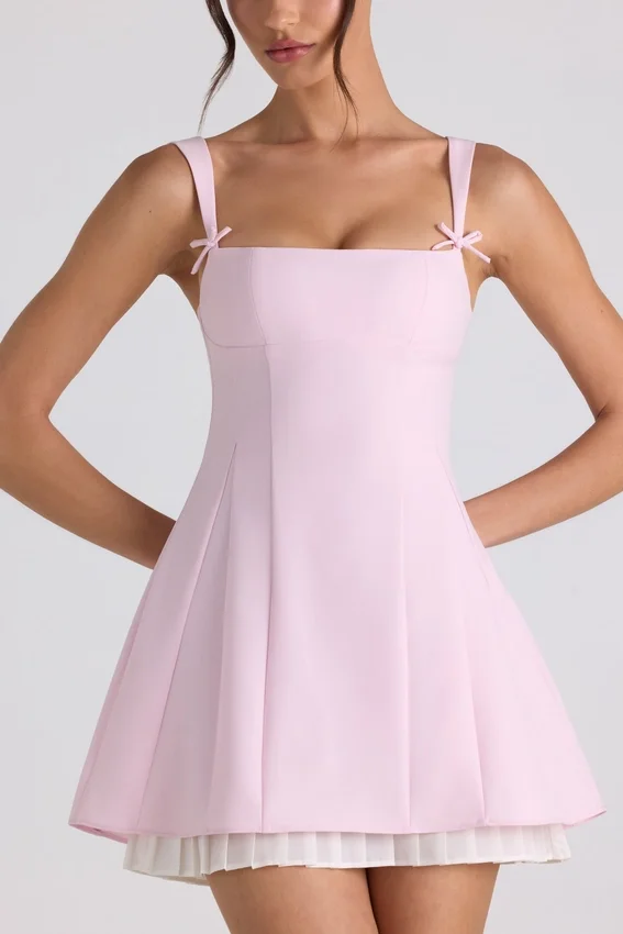 Vestido corto A-line plisado con lazo Cressida en rosa suave Vestido corto A-line plisado con lazo Cressida en rosa suave