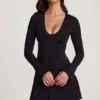 Vestido corto acampanado de jersey suave con cuello redondo Carielle en negro Vestido corto acampanado de jersey suave con cuello redondo Carielle en negro