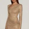 Vestido corto ajustado asimétrico con adornos Nevina en dorado Vestido corto ajustado asimétrico con adornos Nevina en dorado