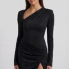 Vestido corto ajustado asimétrico con adornos Nevina en negro Vestido corto ajustado asimétrico con adornos Nevina en negro