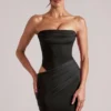 Vestido corto ajustado bandeau Veda en negro Vestido corto ajustado bandeau Veda en negro