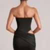 Vestido corto ajustado bandeau Veda en negro Vestido corto ajustado bandeau Veda en negro