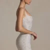 Vestido corto ajustado con adornos Aellin en blanco Vestido corto ajustado con adornos Aellin en blanco