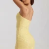 Vestido corto ajustado con cuello redondo y adornos Lunetta en amarillo Vestido corto ajustado con cuello redondo y adornos Lunetta en amarillo