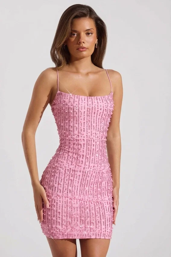 Vestido corto ajustado con cuello redondo y adornos Lunetta en rosa Vestido corto ajustado con cuello redondo y adornos Lunetta en rosa