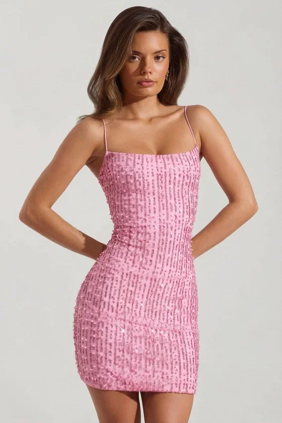 Vestido corto ajustado con cuello redondo y adornos Lunetta en rosa Vestido corto ajustado con cuello redondo y adornos Lunetta en rosa