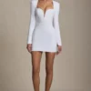 Vestido corto ajustado con detalle de corazón recortado Adelia en blanco Vestido corto ajustado con detalle de corazón recortado Adelia en blanco