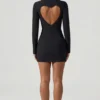 Vestido corto ajustado con detalle de corazón recortado Adelia en negro