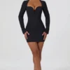 Vestido corto ajustado con detalle de corazón recortado Adelia en negro