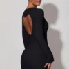 Vestido corto ajustado con detalle de corazón recortado Adelia en negro