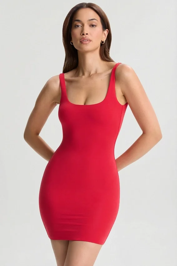Vestido corto ajustado con espalda baja Evie en rojo cereza Vestido corto ajustado con espalda baja Evie en rojo cereza