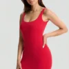 Vestido corto ajustado con espalda baja Evie en rojo cereza Vestido corto ajustado con espalda baja Evie en rojo cereza