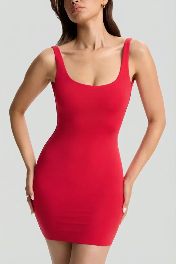Vestido corto ajustado con espalda baja Evie en rojo cereza Vestido corto ajustado con espalda baja Evie en rojo cereza