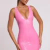 Vestido corto ajustado de vinilo con escote pronunciado Allani en rosa Vestido corto ajustado de vinilo con escote pronunciado Allani en rosa