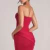 Vestido corto ajustado tipo bandeau Veda en rojo cereza Vestido corto ajustado tipo bandeau Veda en rojo cereza