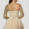 Vestido corto Aletta con volantes en el bajo y adornos dorados