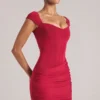 Vestido corto Alva con escote corazón en rojo cereza Vestido corto Alva con escote corazón en rojo cereza